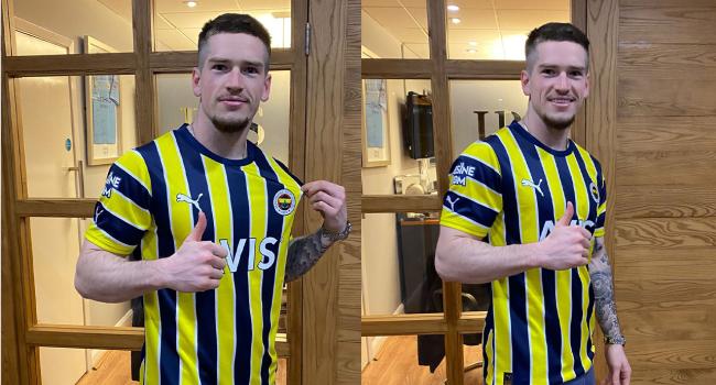 Fenerbahçe futbolcu Ryan Kent ile 4 yıllığına anlaşma yaptı.