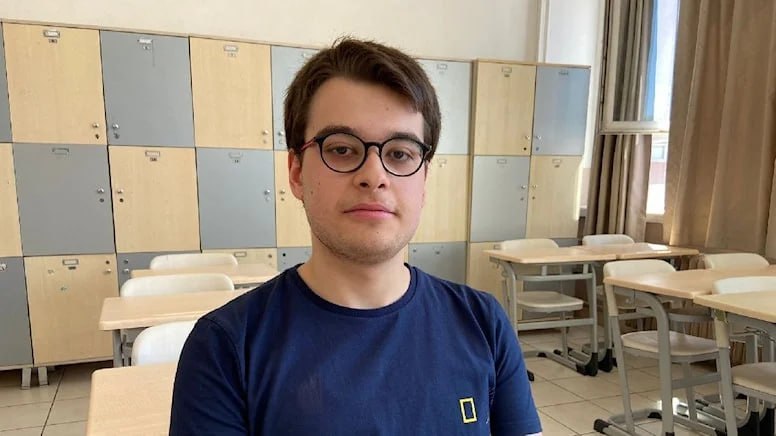 AYT Türkiye Birincisi Mustafa Özcan’ın Çözdüğü Soru Sayısı Duyanları Şoka Soktu