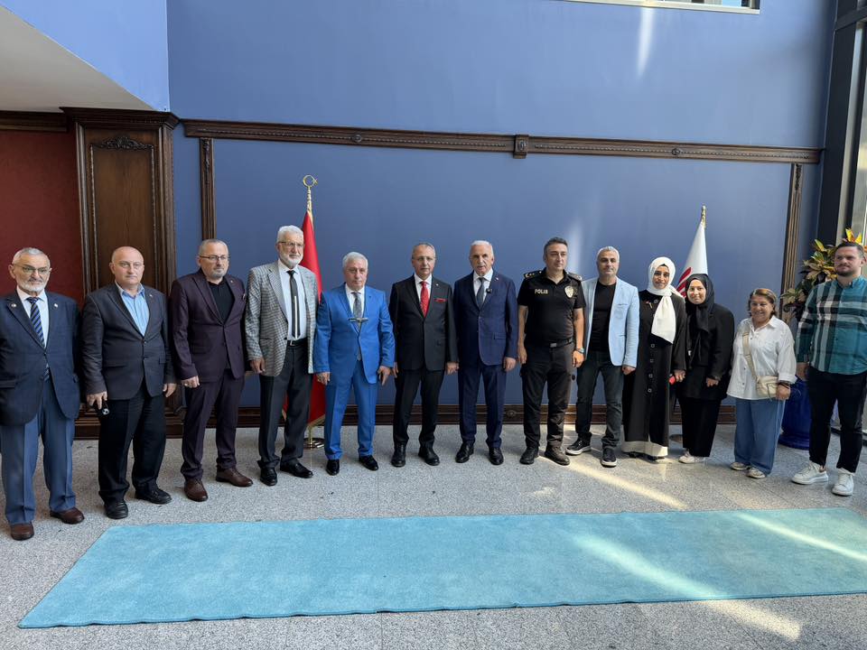 RESMİ VE KURUMSAL BAŞLIK ÜMRANİYE ÜMRANİYE PROTOKOLÜ BAYRAMDA: VATANDAŞLAR VE PERSONELLE BAYRAMLAŞMA PROGAMI İSTANBUL KURBAN BAYRAMI’NIN BİRİNCİ GÜNÜNDE ÜMRANYE İLÇE PROTOKOLÜ, YOĞUN BİR BAYRAMLAŞMA GERÇAKLEŞTİRDİ.